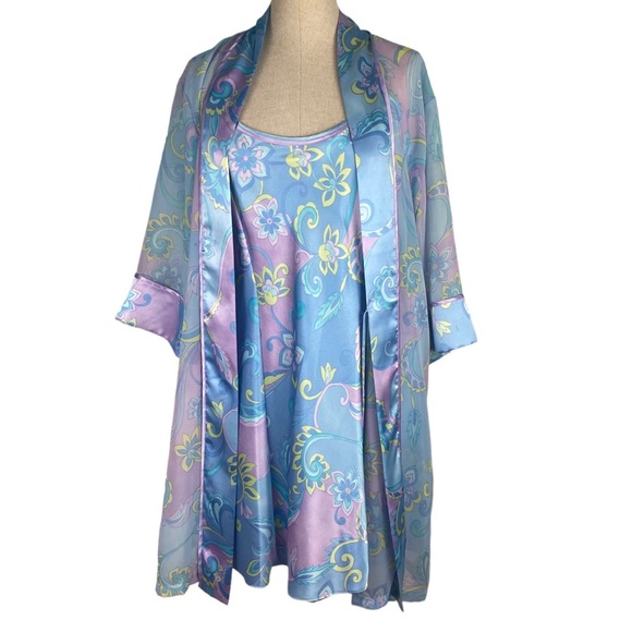 Vintage Delicates Nightgown & Robe Set - Picture 7 of 13